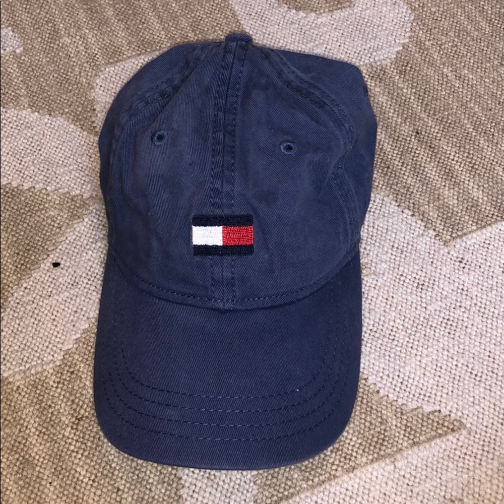 Tommy Hilfiger hat